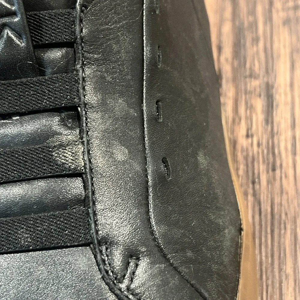 Kizik New York Hands Free Leather Sneaker EUC Men size 11.5 READ